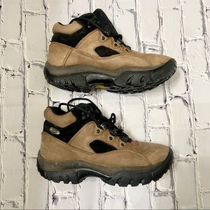 Size 7 merrell hiking boots